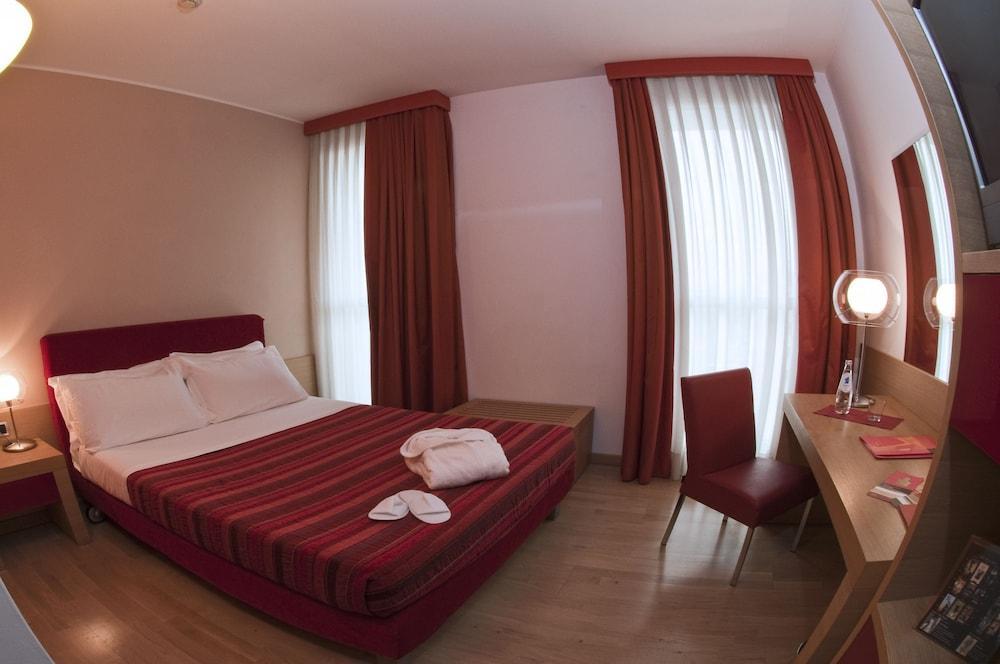 Hotel Remilia Reggio nell'Emilia Zewnętrze zdjęcie