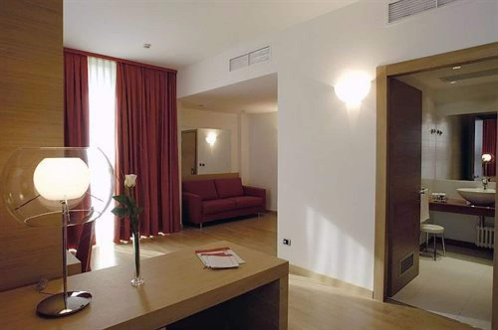 Hotel Remilia Reggio nell'Emilia Zewnętrze zdjęcie